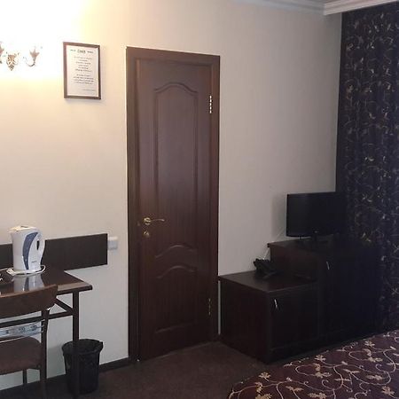 Salem On Tulebaeva Street Hotel Almaty Bagian luar foto